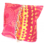 Desigual [M8498] &ndash; disainpadi  Desigual  punane (40x40 cm) Heleroosa