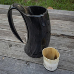 Kuju looduse j&auml;rgi Autentne joogisarve kruus Pitsi klaasikombo P&auml;ris funktsionaalne suur veisesarve tass 2-osaline komplekt Naturaalse viimistlusega