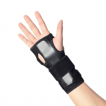 Randmetugi nikastuse ja vigastuse korral Kerge hingav randmetugi terasplaadist randmega must