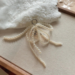 1 tk K&auml;sitsi valmistatud kingaklamber Kahekihiline p&auml;rlhelmes Paelaga kaunistus Kingapannal Dekoratsioon Kotirippuvus Aksessuaarid valge