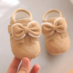 Uus mood Mugav beebit&uuml;druku kingad Pehme tallaga Soe beebijalats Butterfly Bow Mitmek&uuml;lgne vabaajajalats Magusad printsessi puuvillased kingad 15insole11.5cm