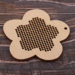 DIY puidust kujuga lillekujuline t&uuml;hi ripats loendatava ristpistekomplekti jaoks 6x6x0.4cm