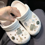 Kingav&otilde;lusid kaunistustarvikud Kunstkristallidest kingapandla kaunistuskomplekt lastele peoks j&otilde;ulukingid