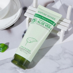 Naturaalne Aloe Vera kooriv n&auml;okoorija &ndash; &otilde;rn, kuid t&otilde;hus niisutav ja nahka uuendav 100g