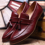 Meeste pulma kingad Luksusbr&auml;nd Tuttidega Lamedad Jalan&otilde;ud Slip-on Mokassiinid Meeste Nahast Oxford Kingad Meestele Zapatillas Hombre 43 punane