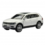 1/32 Volkswagen Tiguan L Maastur M&auml;nguauto Mudel Valatud Sulam Miniatuur T&otilde;mmatav Heli ja Valgustusega Kogumik Kingitus Lastele Poistele Lastele valge
