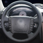 K&auml;sitsi &otilde;mblemine mustast kunstnahast roolikatted Ssangyong Rexton Rexton W jaoks White thread