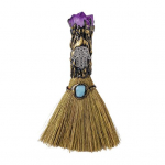 Halloweeni kunst-amet&uuml;sti luuda kujuke K&auml;sitsi valmistatud tervendav kivi v&otilde;ltskristallidest mini-n&otilde;iaharja kaunistus, festivali kingitus lilla