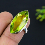 Peridot Handmade 925 Sterling Silver Jewelry Ring Size 7 p0c61