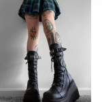 Demonia 9.5cm platvormiga gooti punk keskmise s&auml;&auml;rega mootorrattasaapad naistele 35