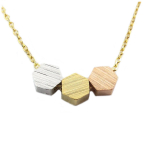 7bis [Q6115] - K&auml;sitsi valmistatud kolmev&auml;rviline kullast kaelakee  Boho  (kuusnurk) - 17x5 mm kuld
