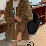 Naiste kampsun 2023. aasta kevadkootud naiste kampsun, pehme, kleepuv lahtine &uuml;ler&otilde;ivas laisa V-kaelusega kampsuniga One Size must