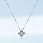 P&auml;ris 0,4-katine Clover Moissanite ripats kaelakee naiste peole S925 h&otilde;bedast teemantketiga kaelakeed peened ehted