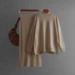 S&uuml;gistalv laisk tuul avara k&otilde;rge kraega sviiter, naiste &uuml;hev&auml;rviline pikkade varrukatega kootud seelik, kaheosaline komplekt One Size must