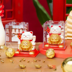 Kingitused Jaapani p&auml;ikeseenergia &otilde;nnelik kassi kujukesed, laineline k&auml;si, armsad autokaunistused uusaasta loominguline auto interj&ouml;&ouml;ri kaunistus kodu