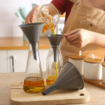 3 tk/komplekt Plastikust lehtrid majapidamisk&ouml;&ouml;gi t&ouml;&ouml;riistade jaoks Kolmnurkne eralduslehtrite komplekt alkoholi lekke filtreerimiseks 3Pcs