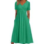 Naiste suvekleit, plisseeritud ristrihm V kaelus, l&uuml;hikesed varrukad, puhast v&auml;rvi taskud, A-joon avara &auml;&auml;risega, hingav pehme kohtingule s&otilde;itmiseks m&otilde;eldud midikleit 3XL must