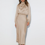 K&otilde;rgekvaliteediline satiinist pikkade varrukatega avara kleit, elegantne temperament, naiste &otilde;htukleit L beež