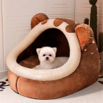 Isesoojendav kutsikamaja, hubane kasside magamistelk, koopavoodid, siseruumides olev kassipoegade pesa, kennelimaja v&auml;ikestele ja keskmistele koertele, talv S