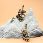 1 tk messingist kotka kuju skulptuur K&auml;sitsi valmistatud k&auml;sit&ouml;&ouml; ornament Vintage vasklinnu kujuke kodukontori t&ouml;&ouml;laud loomade kaunistus