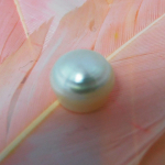 Naturaalne P&auml;rl 4,05 Ct Valge Mabe Lahtine Kivi L&otilde;una-Vaikse Ookeani SEA SERTIFITSEERITUD &Uuml;mar L&otilde;ige 8.6 mm approx valge