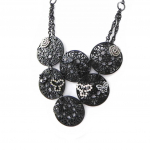 NOA [H9115] &ndash; disainerkaelakee 'Carmen' must valge must