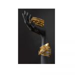 Aafrika naine hoiab k&auml;es kullast ehteid, l&otilde;uendist plakatid ja prindid Mustad modellid Kunstmaalid seinal Kunstipildid elutuppa 20x30cm no frame