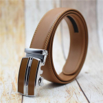 Lehmanahast disainiv&ouml;&ouml; meestele Must/sinine/valge/pruun/punane Meeste nahast v&ouml;&ouml; teksadele Moodne automaatne pandlaga v&ouml;&ouml; 120cm