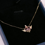 Sailor Moon Heart Shape Ingli Wings Ripats Kaelakee V&auml;rv Roosa Crystal Crown Kaelakee, Roostevabast Terasest kuld