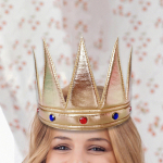 S&uuml;nnip&auml;evapeo m&uuml;tsikroon lastele King Armas peapael R&otilde;&otilde;msate koogikaunistustega kuld