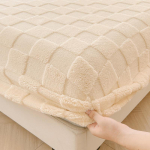 Paksendatud pl&uuml;&uuml;sist madratsi kate, soe pehme piim sametvoodi, voodilina, kaheinimesevoodi Queen-suurusega voodilina madratsi kaitsekate 2xPillowcase 48x74cm beige