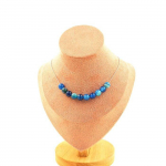Pierres et Min&eacute;raux. Collier 10 perles Agate ruban&eacute;e bleu 8 mm Chaine en acier inoxydable.