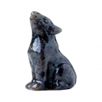 Looduskivist istuva hundi figuur, positiivse tervendava energiaga, k&auml;sitsi nikerdatud v&auml;rviline kunstkristallist loomakuju, lauaarvuti 3.5cm tumehall v&auml;rv