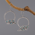 &Otilde;&otilde;nesringi disain lillekaunistusega s&uuml;nteetiliste kalliskividega inkrusteeritud rippuvad k&otilde;rvar&otilde;ngad retro boheemlaslikus stiilis &otilde;rn naistekingitus