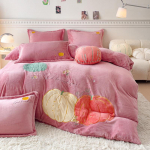 Plaastri tikandiga piimasamet neljaosaline komplekt pluss sametist paksendatud kahepoolne sametist tekikott armas multikas kolmeosaline voodikomplekt 1.2m bed sheet model-3PCS