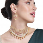 Estele pulmakaelakee komplekt kullatud tsirkooniumoksiidi, punaste kristallide ja p&auml;rlitega naistele