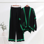 Elegantne lillemustriga kootud kolmeosaline &uuml;likond s&uuml;gis-talveks, kootud top ja laia s&auml;&auml;rega p&uuml;ksid, vabaaja kolmeosaline &scaron;allikomplekt naistele One Size must