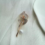 T&auml;isteemantidega inkrusteeritud tsirkoonist Calla Lily pross, k&otilde;rgetasemeline luksuslik temperament pross, isikup&auml;rastatud disain, &uuml;likonnatarvikud