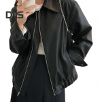 Naiste kunstnahast jakk, sileda pinnaga, lahtik&auml;iv krae, t&otilde;mblukuga sulgur, veniv &auml;&auml;r, pikkade varrukatega mootorrattamantel, reisiriided M must