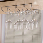 Tagurpidi veiniklaasihoidik: Loov riputatav veiniklaasihoidja baaritarvikute jaoks 27cm Single Row Hanging Glass Rack
