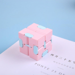 UUS Puslekuubik, vastupidav peen dekompressioonim&auml;nguasi Infinity Magic Cube t&auml;iskasvanutele Lastele m&otilde;eldud m&auml;nguasjad stressivastane &auml;revus, lauam&auml;nguasi