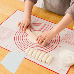 Silikoonmatt Mittekleepuv k&uuml;psetusmatt Fondant Mat Taigna rullimismatt punane