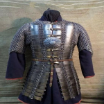 Keskaegne t&auml;iskere plaatsoomus Chainmail armor lamellraudr&uuml;&uuml;