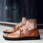 Meeste vabaaja madalad k&auml;sitsi valmistatud kingad Moodsad uued v&auml;litingimustesse minimalistlikud meeste nahast kingad Suurused 38