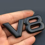 V8 Embleem Metallist Kleebism&auml;rk Poritiib V8 V&otilde;idus&otilde;idu Embleemi jaoks Auto Auto Mootorratas Veoauto Maastur must