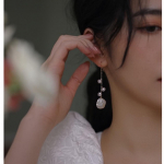 Vormitud tugevad barokkstiilis naturaalsed kroonlehed naturaalsete p&auml;rlitega k&otilde;rvar&otilde;ngad 14K kullaga m&auml;hitud tutiga pikk k&otilde;rvakonks 7mm-8mm