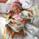 Originaalbr&auml;nd 19'' 49cm Simulatsioon Taass&uuml;ndinud Nukk Loulou Suletud Silmad Pehme Riidekeha PP Puuvillaga Bebe Taass&uuml;ndinud Nukk K&auml;sitsi Joonistatud Juuksed Vasts&uuml;ndinud Beebinukk cloth body