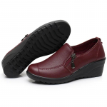Kevad- ja s&uuml;giskingad Paksu tallaga vabaajajalatsid Kiilkingad Mokassiinid Sees olevad naiste platvormkingad 40 punane
