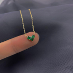 S925 S925 h&otilde;bedase kullaga kaetud smaragds&uuml;damega kaelakee naistele Kerge luksuslik v&auml;hemuse peen rangluukett