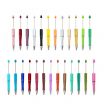 25 tk plastist helmestega pliiatsid Erinevad isetehtud helmespliiatsid, musta tindiga pastapliiats lastele &otilde;pilastele m&otilde;eldud kontoritarbed 25 Colors Mixed must